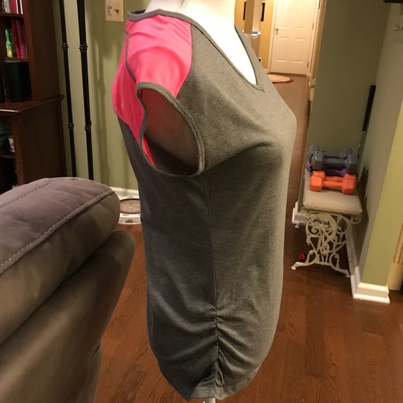 RBX gym tee Size M, sleeveless, very cute. - Picture 3 of 4